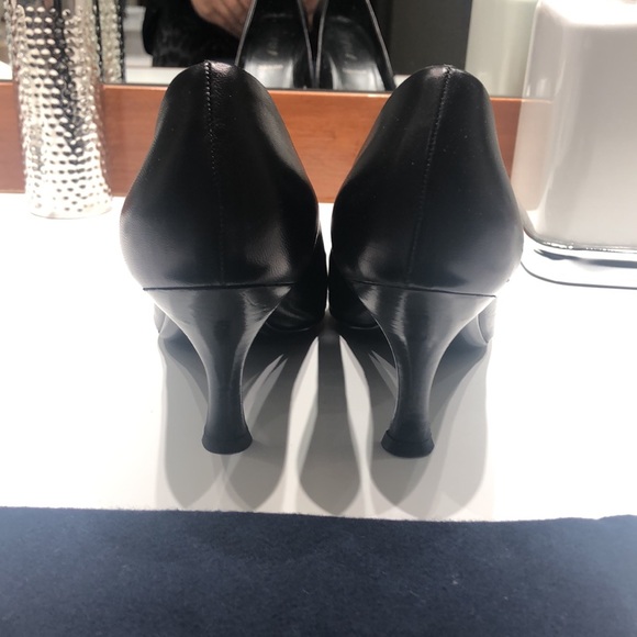 PRADA LEATHER PUMPS - Picture 5 of 10